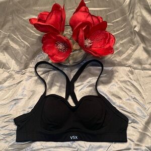 🌹 Victoria’s Secret “VSX Sport” Black Sports Bra